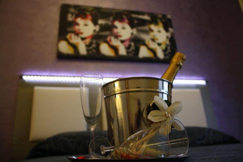 Residenza Elizabeth Hotel โรม ภายนอก รูปภาพ